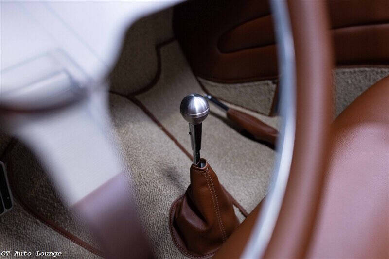 1932 Ford Roadster 27