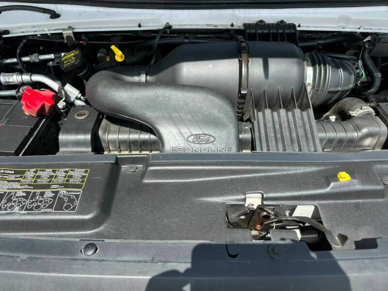 2011 Ford E-Series E-350 SD