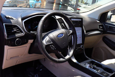 2021 Ford Edge Titanium