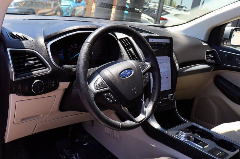 2021 Ford Edge Titanium
