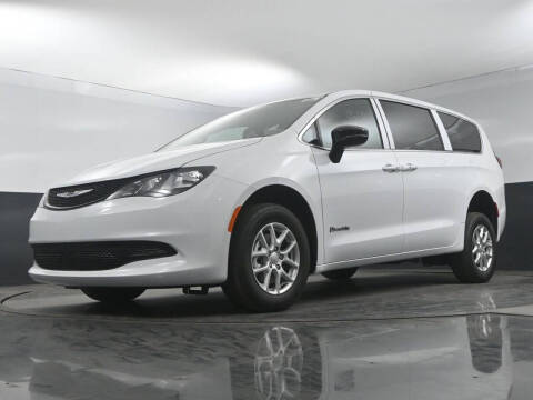 2025 Chrysler Voyager LX