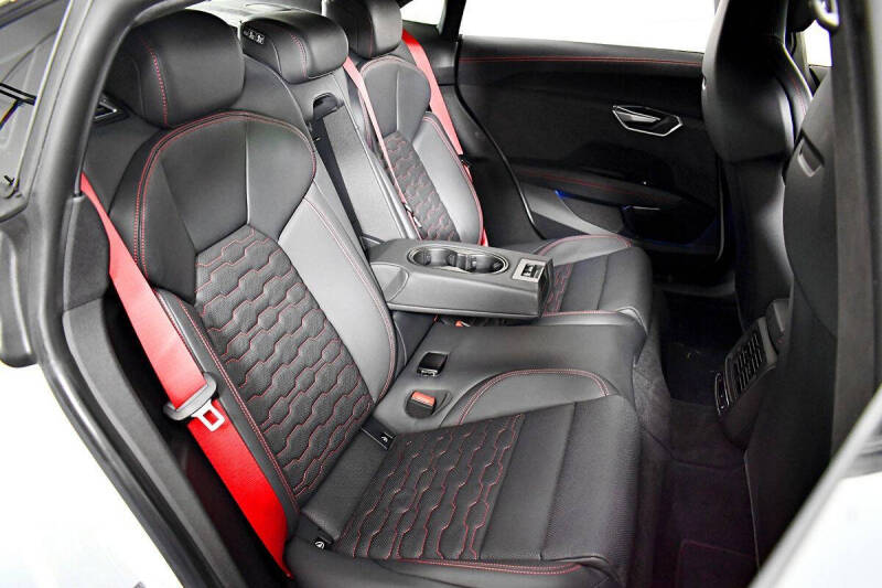 2022 Audi RS e-tron GT quattro