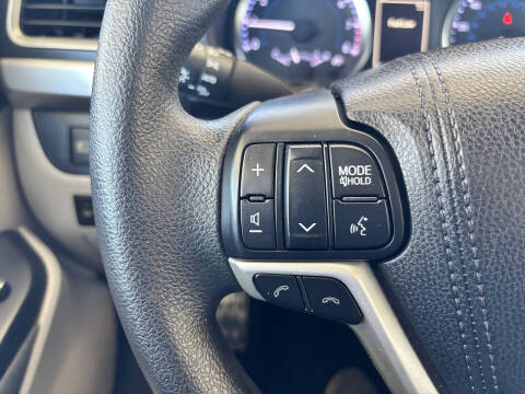 2018 Toyota Highlander LE