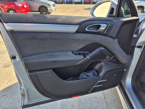 2016 Porsche Cayenne GTS