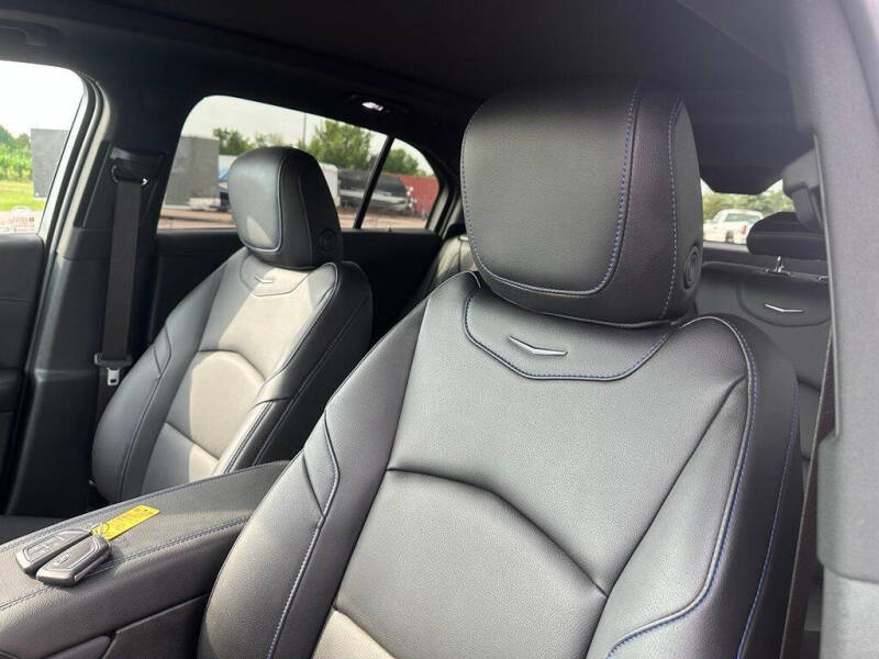2025 Cadillac XT4 Sport