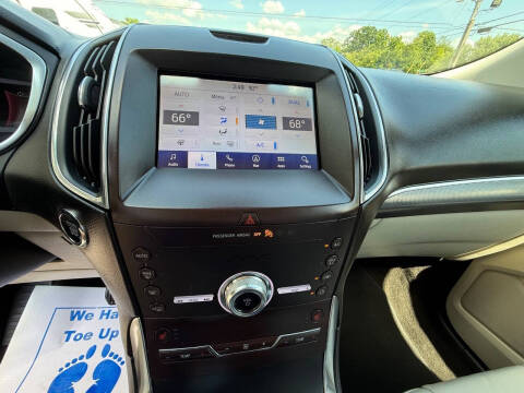 2020 Ford Edge Titanium