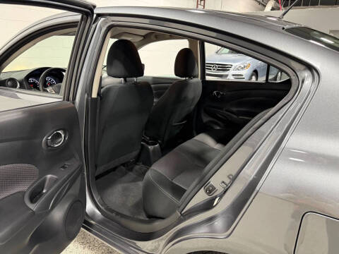 2019 Nissan Versa SV