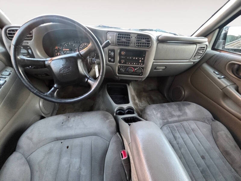 2004 Chevrolet Blazer LS