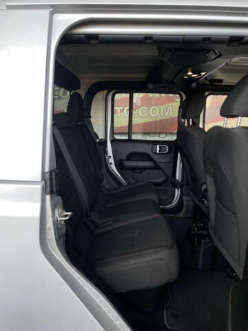 2023 Jeep Gladiator Overland