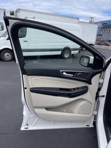 2016 Ford Edge Titanium