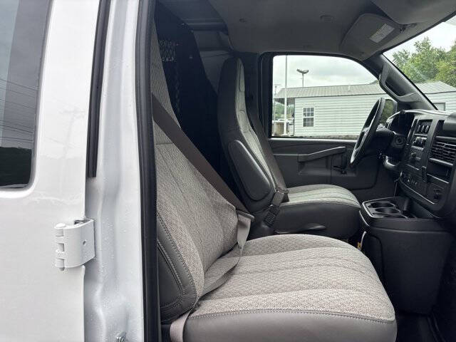 2025 Chevrolet Express 2500