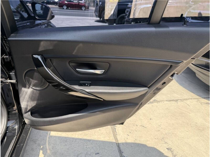 2018 BMW 3 Series 320i