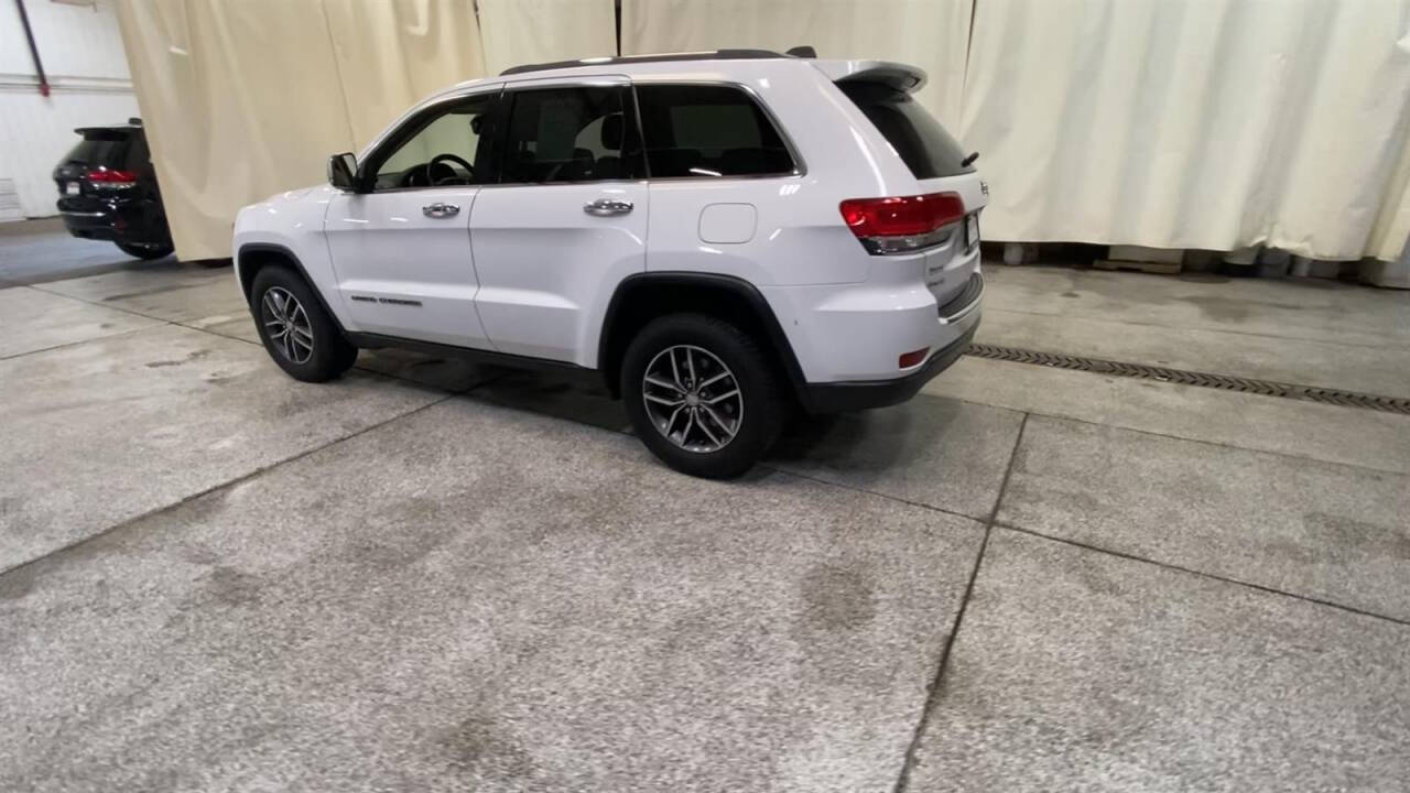 2018 Jeep Grand Cherokee for sale at Victoria Auto Sales in Victoria, MN