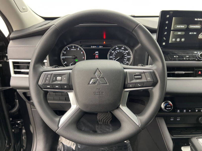 2025 Mitsubishi Outlander ES