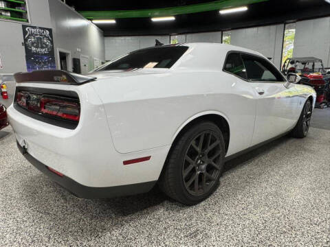 2018 Dodge Challenger 392 HEMI Scat Pack Shaker