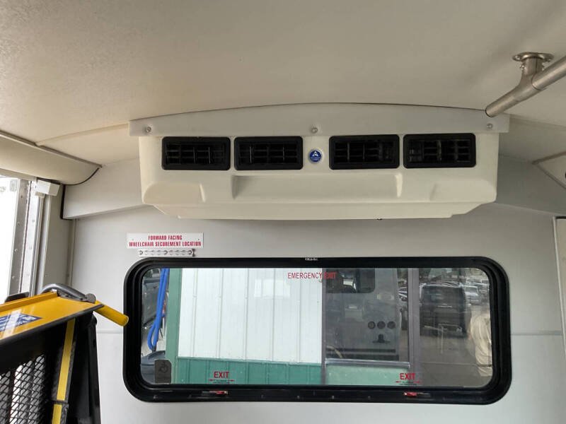 2013 Ford E-Series E-350 SD