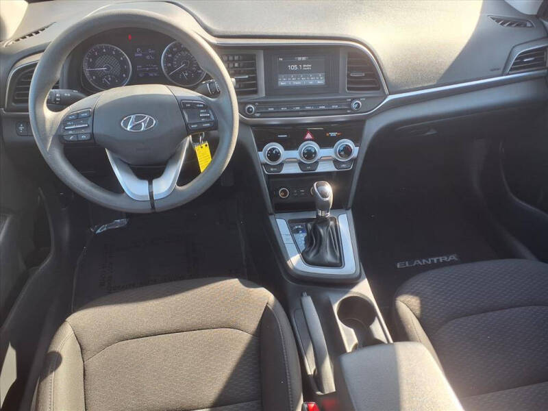 2019 Hyundai Elantra SE