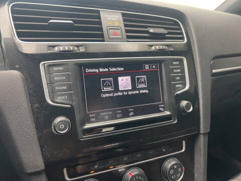 2017 Volkswagen Golf GTI S
