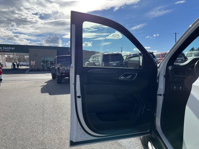 2022 GMC Yukon XL SLT