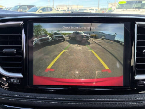 2027 Chrysler Pacifica Select