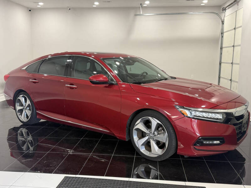 2018 Honda Accord Touring's photo
