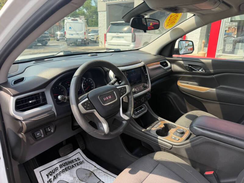 2022 GMC Acadia SLE