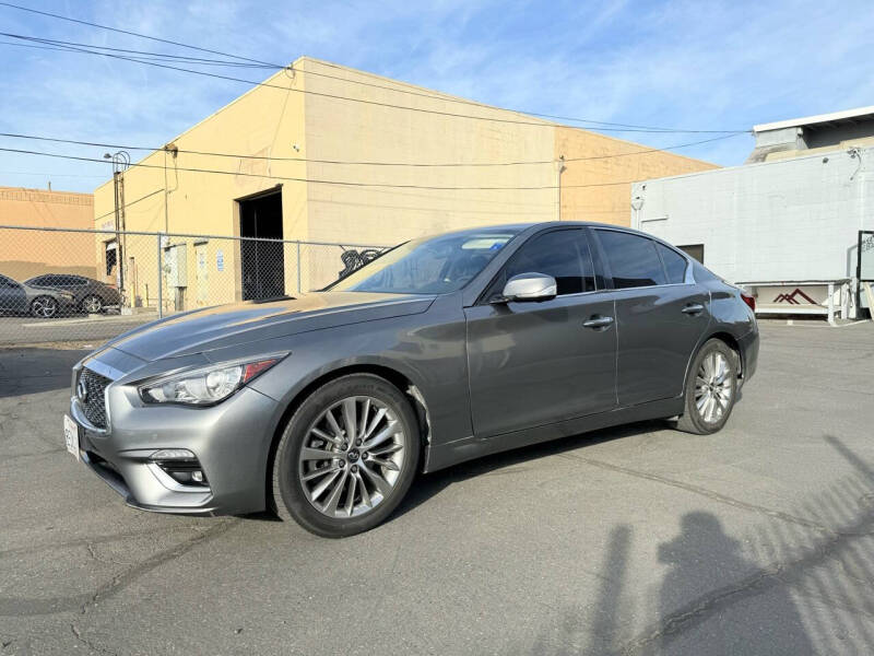 2019 INFINITI Q50 LUXE photo 2