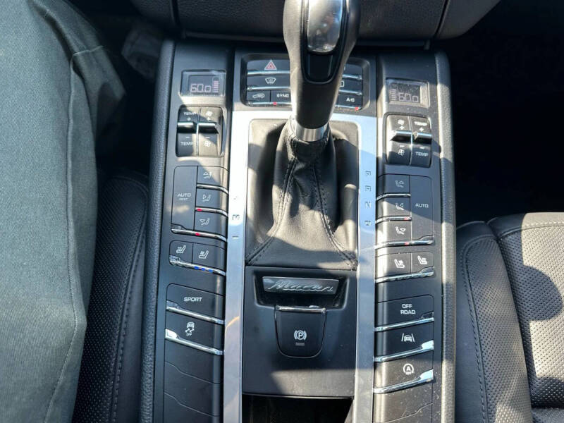 2017 Porsche Macan