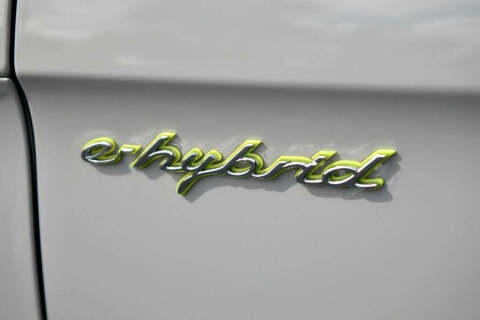 2018 Porsche Panamera Turbo S E-Hybrid