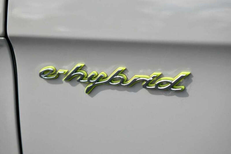 2018 Porsche Panamera Turbo S E-Hybrid