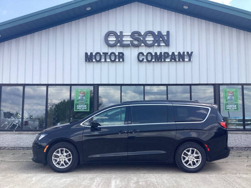 2020 Chrysler Voyager's photo