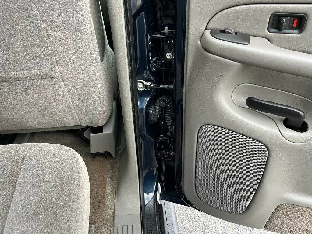 2005 Chevrolet Suburban 52