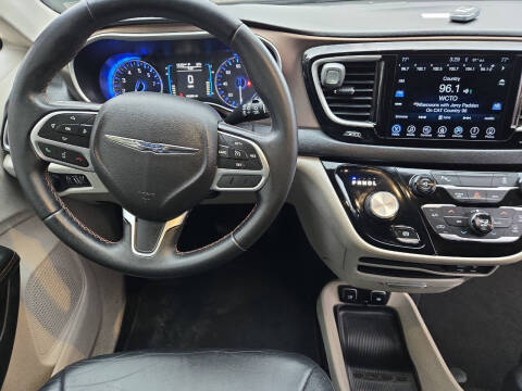 2017 Chrysler Pacifica Touring Plus