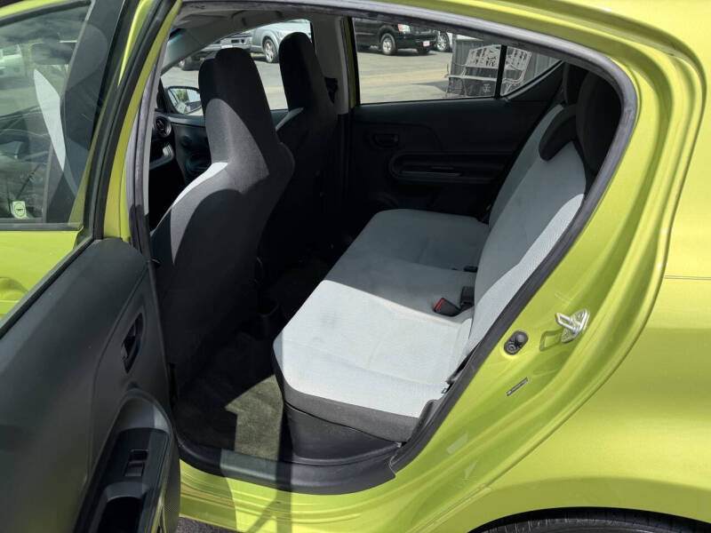 2015 Toyota Prius c One