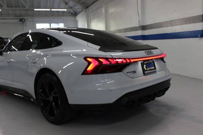 2023 Audi e-tron GT quattro Prestige