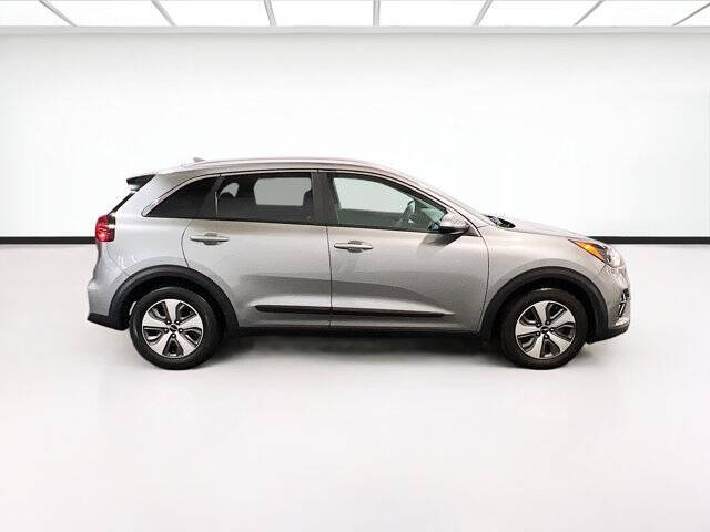 2022 Kia Niro LX