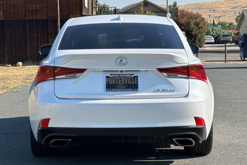 2017 Lexus IS 200t