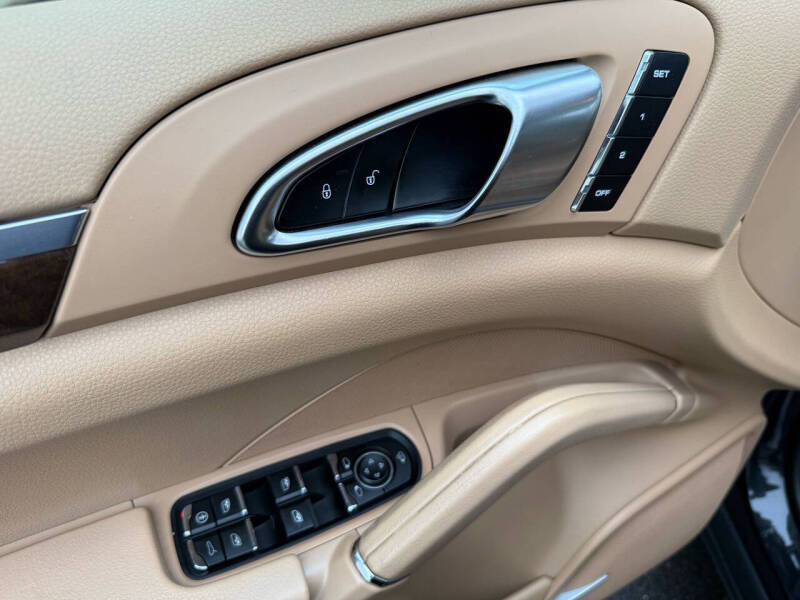 2012 Porsche Cayenne