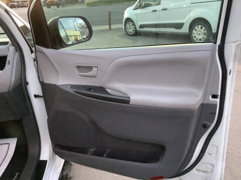 2017 Toyota Sienna L 7-Passenger