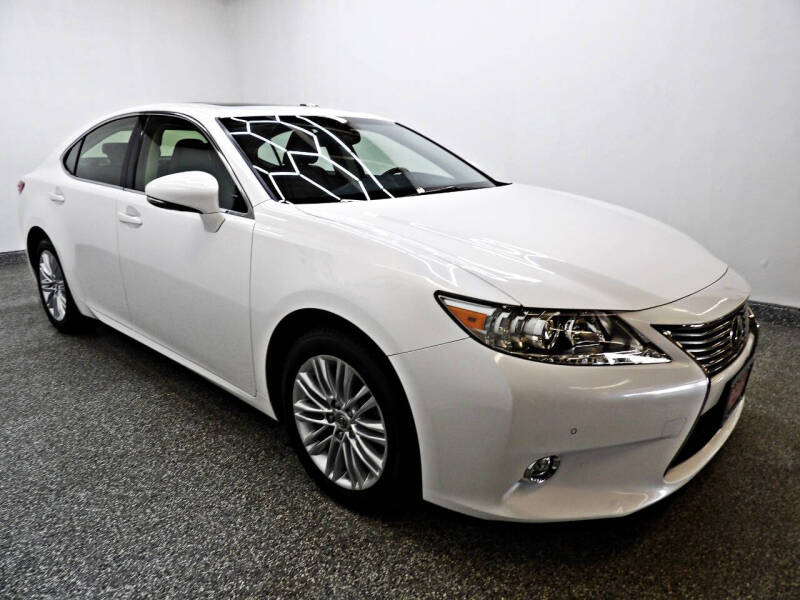 2015 Lexus ES 350 photo 3