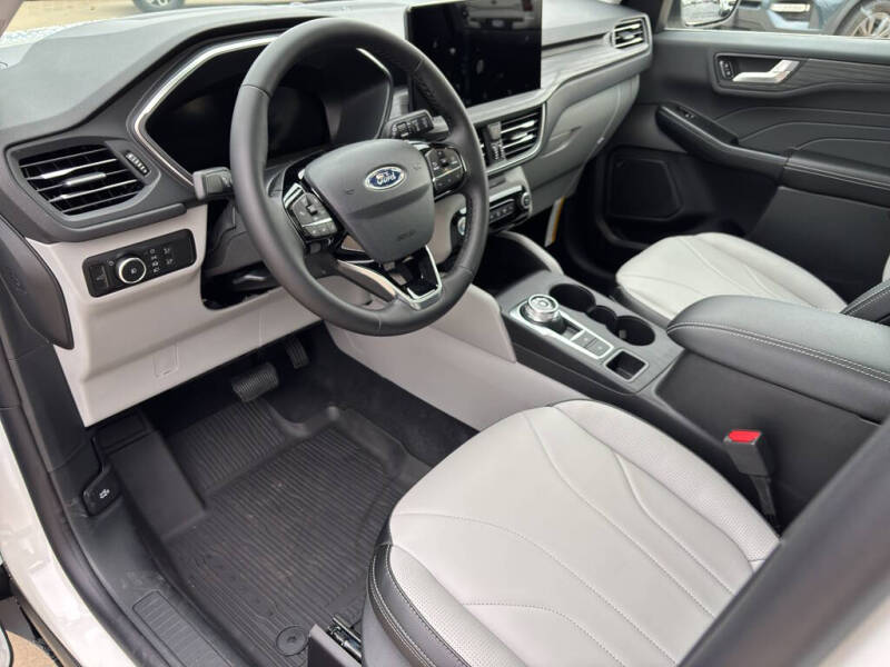 2026 Ford Escape Platinum