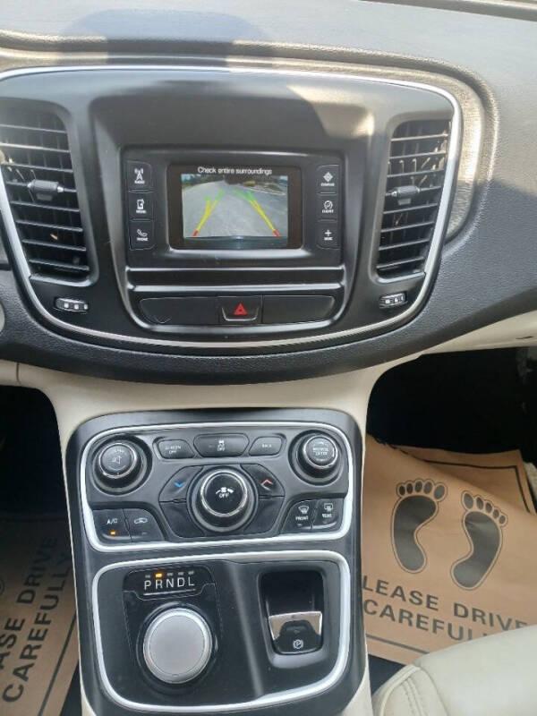 2016 Chrysler 200 Limited