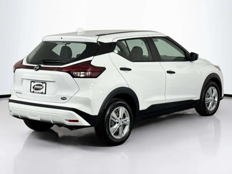 2023 Nissan Kicks S