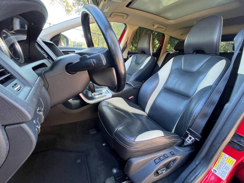 2011 Volvo XC60 T6 R-Design