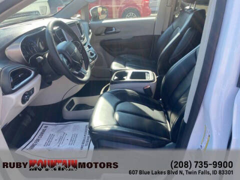 2023 Chrysler Pacifica Touring L