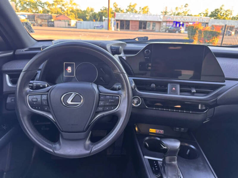 2023 Lexus UX 250h
