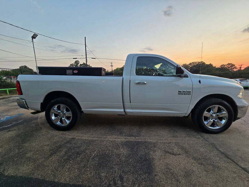 2016 RAM 1500 SLT