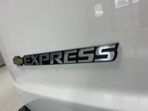 2024 Chevrolet Express LT 3500