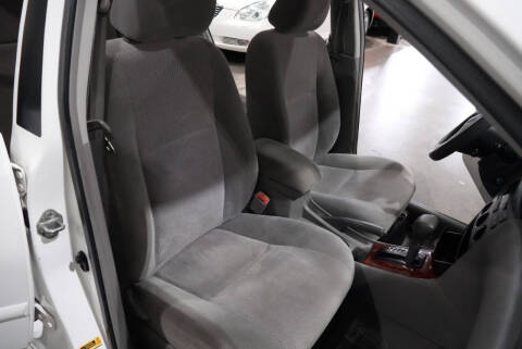 2005 Toyota Corolla LE