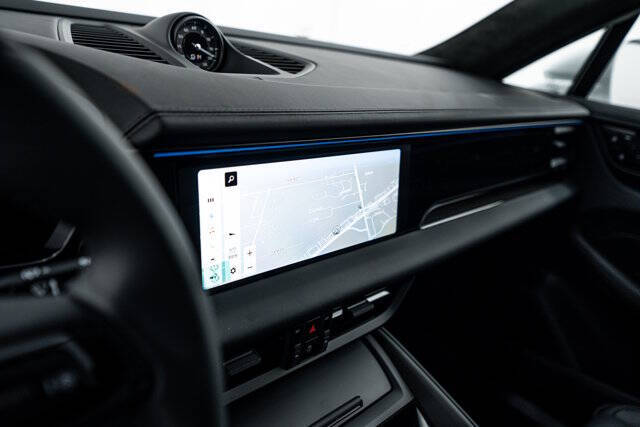 2025 Porsche Macan Turbo Electric